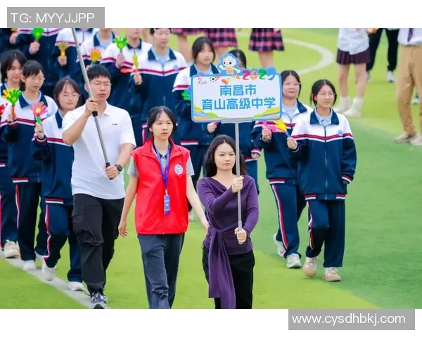长青小学女子足球明星展现青春风采助力校园体育发展新篇章